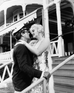 Tony Curtis y Marilyn Monroe